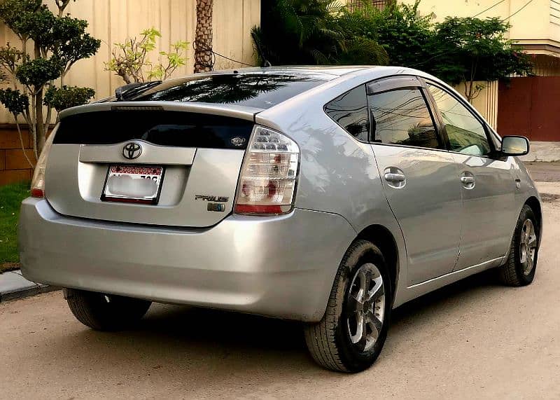 Toyota Prius 1500cc 6