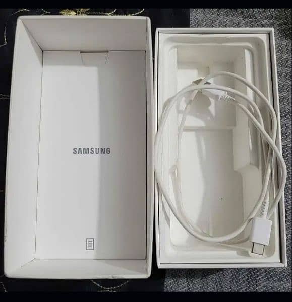 Samsung Galaxy S20 FE 5G Snapdragon Non PTA with box 1