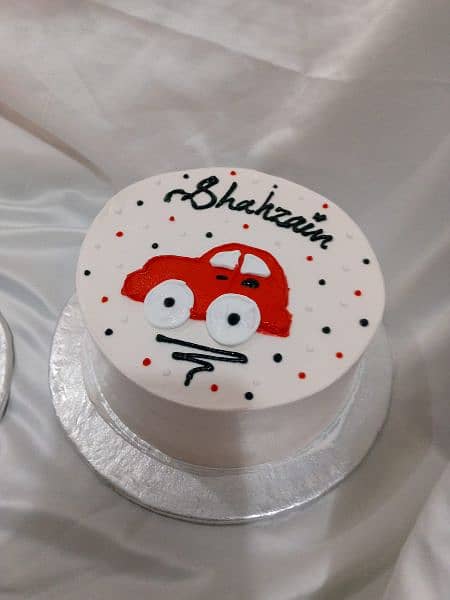 customized cakes 17