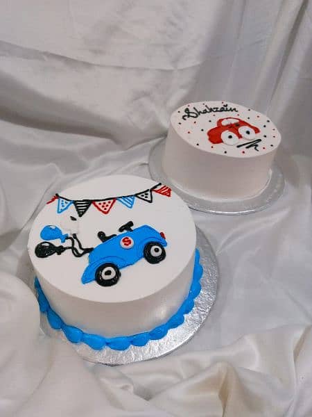 customized cakes 19