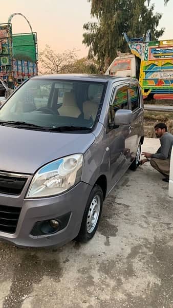 Suzuki Wagon R 2019 1