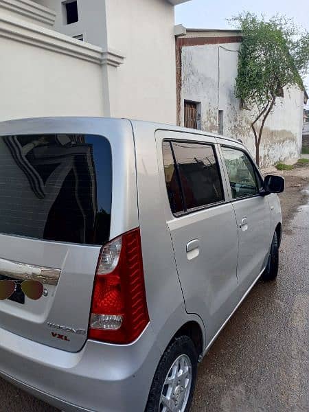 First owner, Lahore registered,Low mileage,Best Fuel average 2