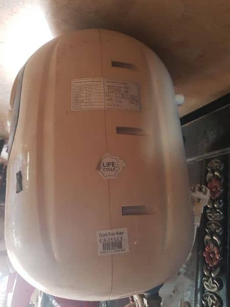 electric geyser new condition 2