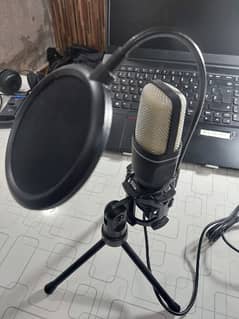 Mic almost brand new 0