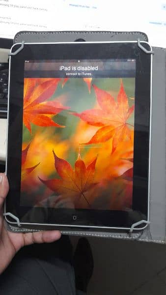 Apple ipad wifi in excellent condition 3