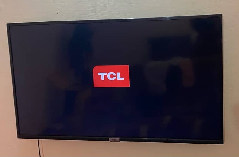 TCL Android Smart LED 40” for Sale 10/10 5