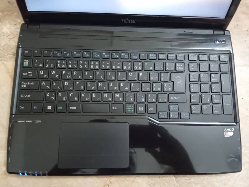 FUJITSU Lifebook AH-40-R AMD E1,2100 APU with AMD radeon graphics 4