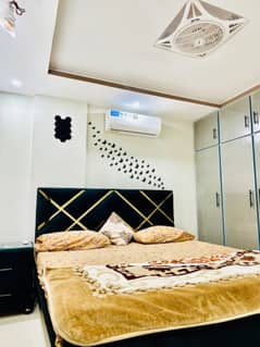 One bedroom VIP apartment for rent on daily basis in bahria town LHR