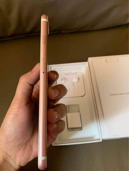 iphone 7 plus 128 PTA 03464632014Watsapp 1