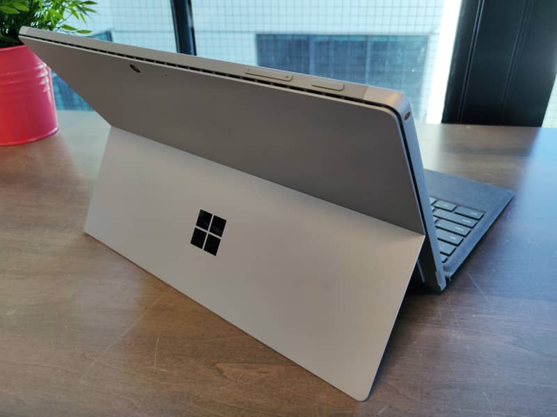 Microsoft Surface Pro 7 Core i5 Gen 10th RAM 8GB SSD 256GB Slim 3