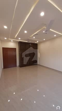 Bahria Town Phase 8 Prime Location 5 Marla House 0