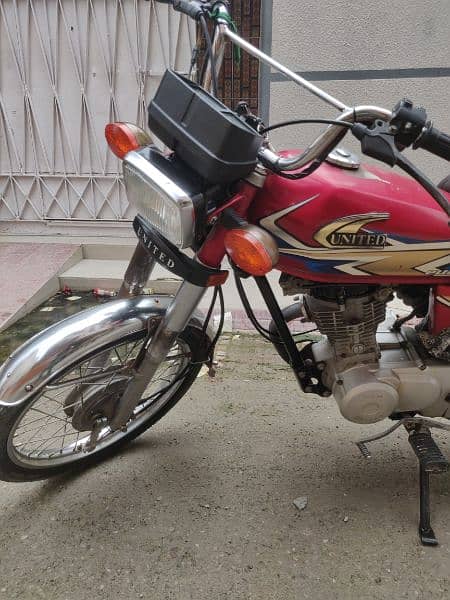 United 125cc Euro II in excellent condition 10