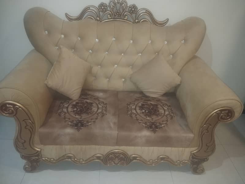 6 Seater Sofa set available for Sale 1