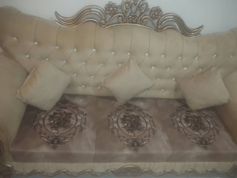 6 Seater Sofa set available for Sale 2