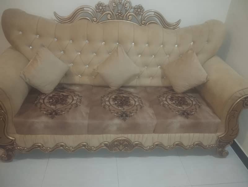 6 Seater Sofa set available for Sale 3