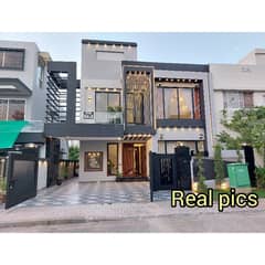 10 MARLA LUXURY BRAND NEW HOUSE FOR SALE