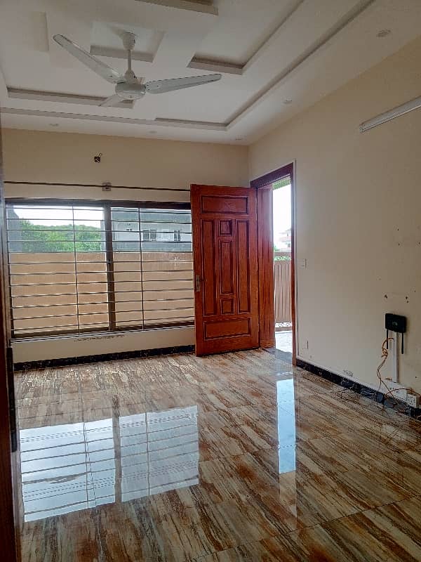 House Is Available For Rent 26