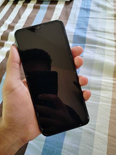 Realme C35 1