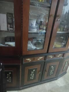 showcase and LCD table in good condition