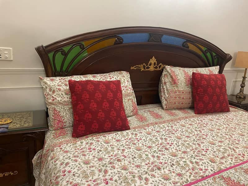 Bed set /King size bed/ side and dressing tables for sale 1