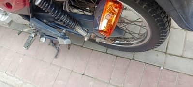 urgent sale bike saaf condition me ha comfort ha complete  documents