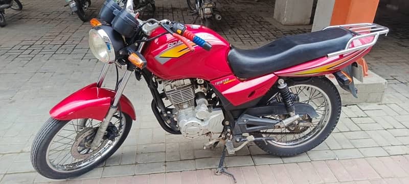 urgent sale bike saaf condition me ha comfort ha complete  documents 8