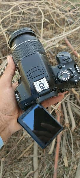 Canon 700D with 18_55mm lenz 0