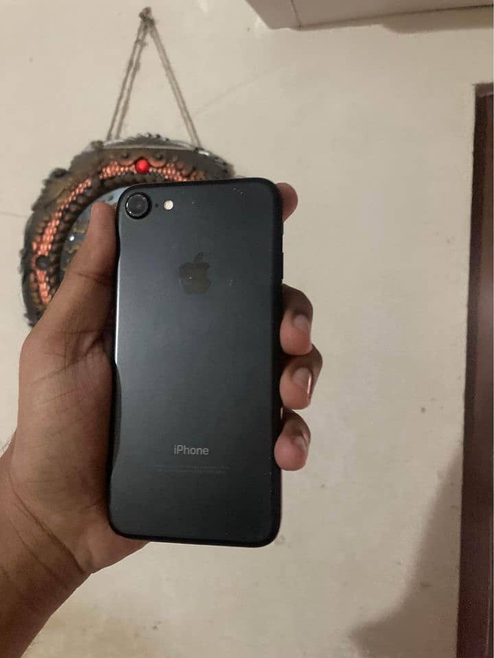 Iphone 7 32 GB Factory Unlock with Box 8