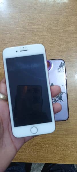 IPhone 7  128GB 5