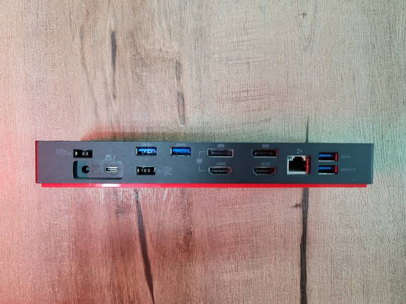 Lenovo Dock Thunderbolt Gen 3 Type C 1