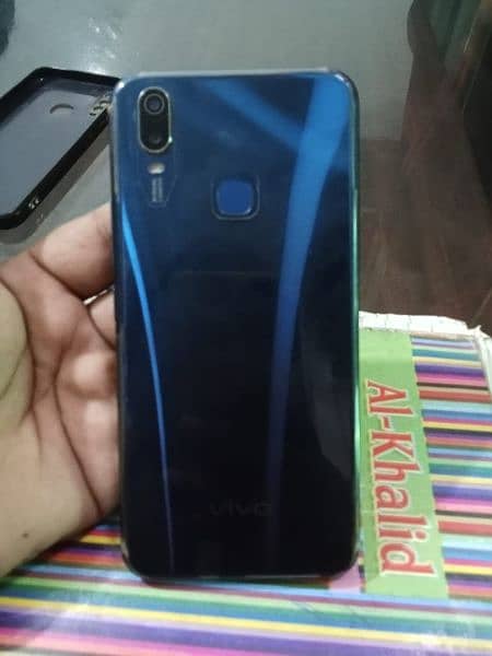 vivo y 11 3/32 mobile ok koi falt nhi complete bux 5