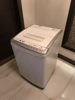 Automatic washing machine for home use.