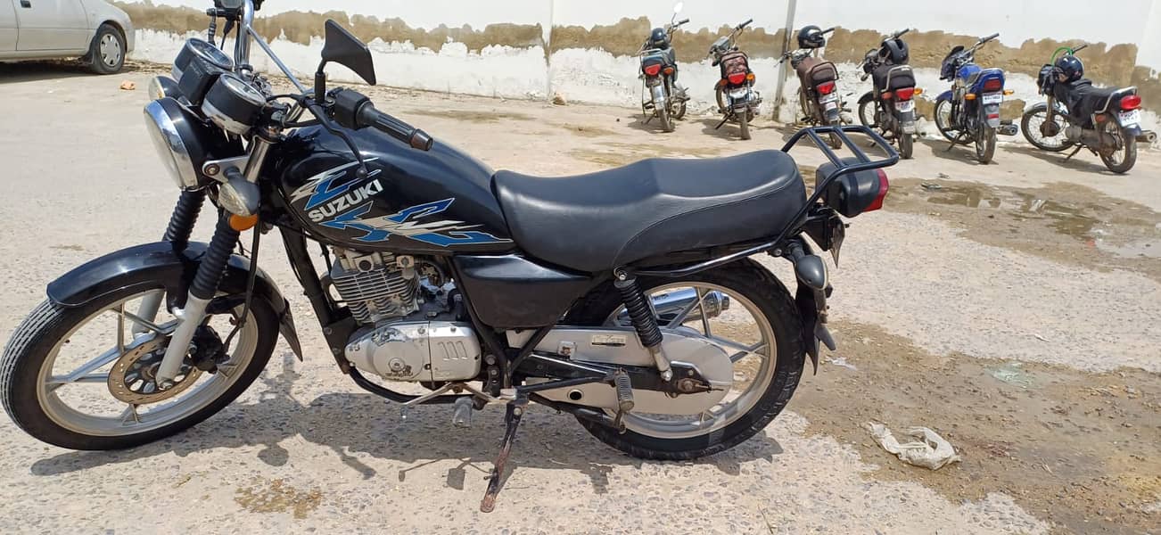 Suzuki GS 150 SE 2021 2