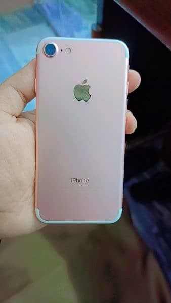 iPhone 7  32 gb 3