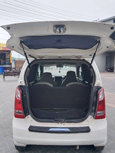 Suzuki Wagon R 2018 11