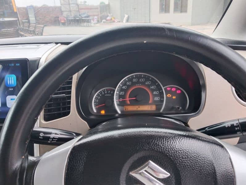 Suzuki Wagon R 2018 12