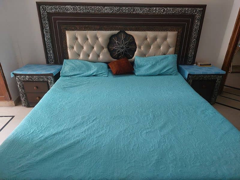 Beautiful Wooden Bed Set for sale in Islamabad 6