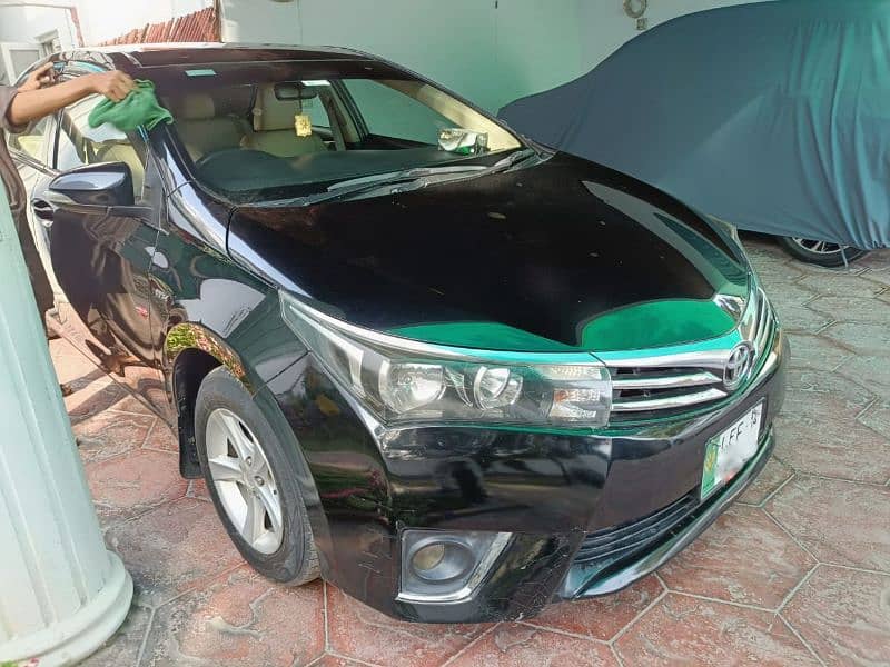 Toyota Corolla GLI 2014 almost totally 99% in genuine paint 2