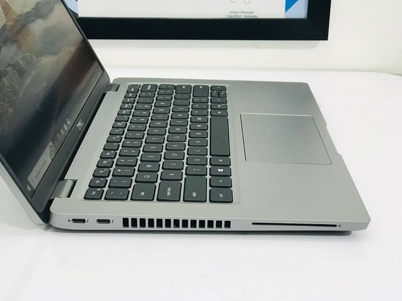 dell 5420 core i7 11th gen -G7 processor -Lris Xe graphics -12mb cache 1