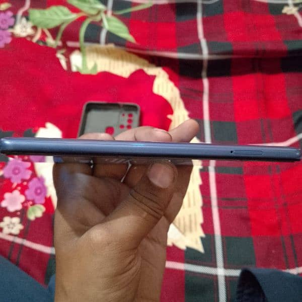 Samsung A21s ka mobail hai bilkul saff condishan main hai 4