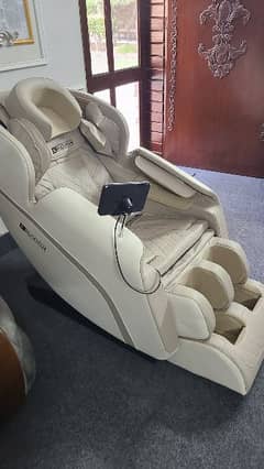 New massager chair with full warranty (jc buckman) price negotiable