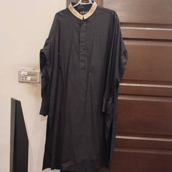 branded shalwar kameez medium to large sizes. 6