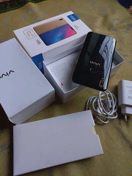 mobile vivo y85. * complete Box* 2