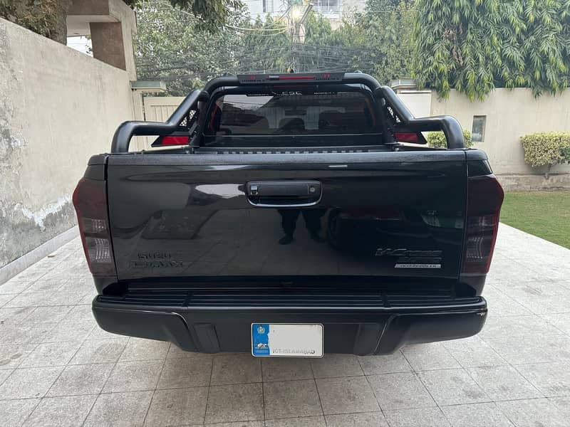 Isuzu D-Max V-Cross 2019 1