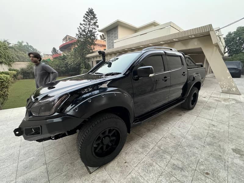 Isuzu D-Max V-Cross 2019 7