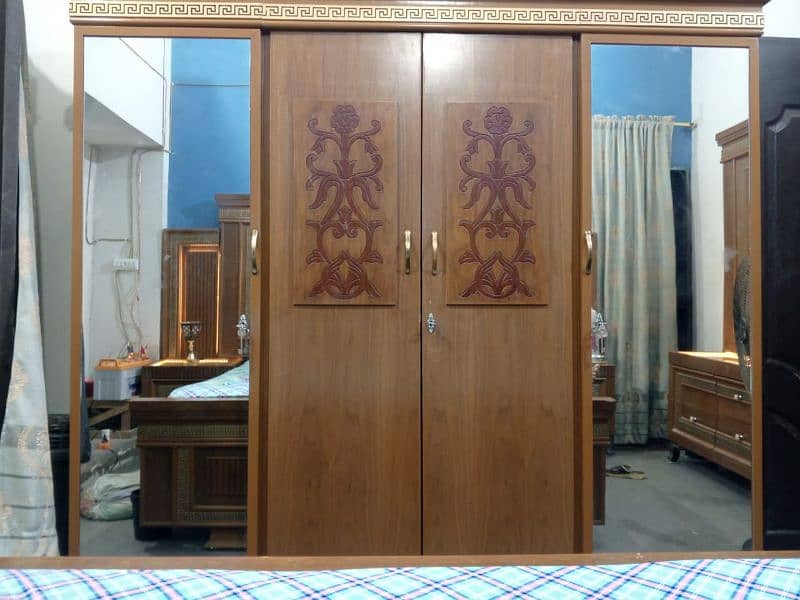 king size bed, dressing table, wardrobe 4 doors 4