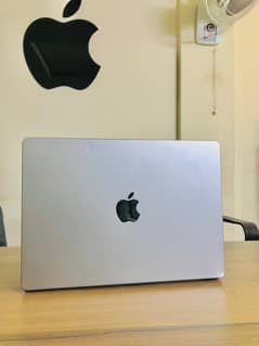 Apple Macbook Pro M1 Chip 14"