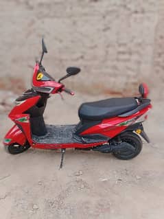 Electric scooter new model 2024 urgent sale contact me series buyer