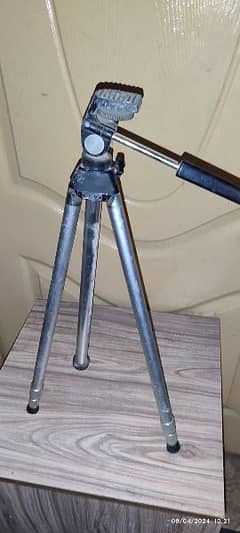 branded camera tripod for sale