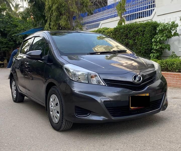 Toyota Vitz 2012 / 2016 1